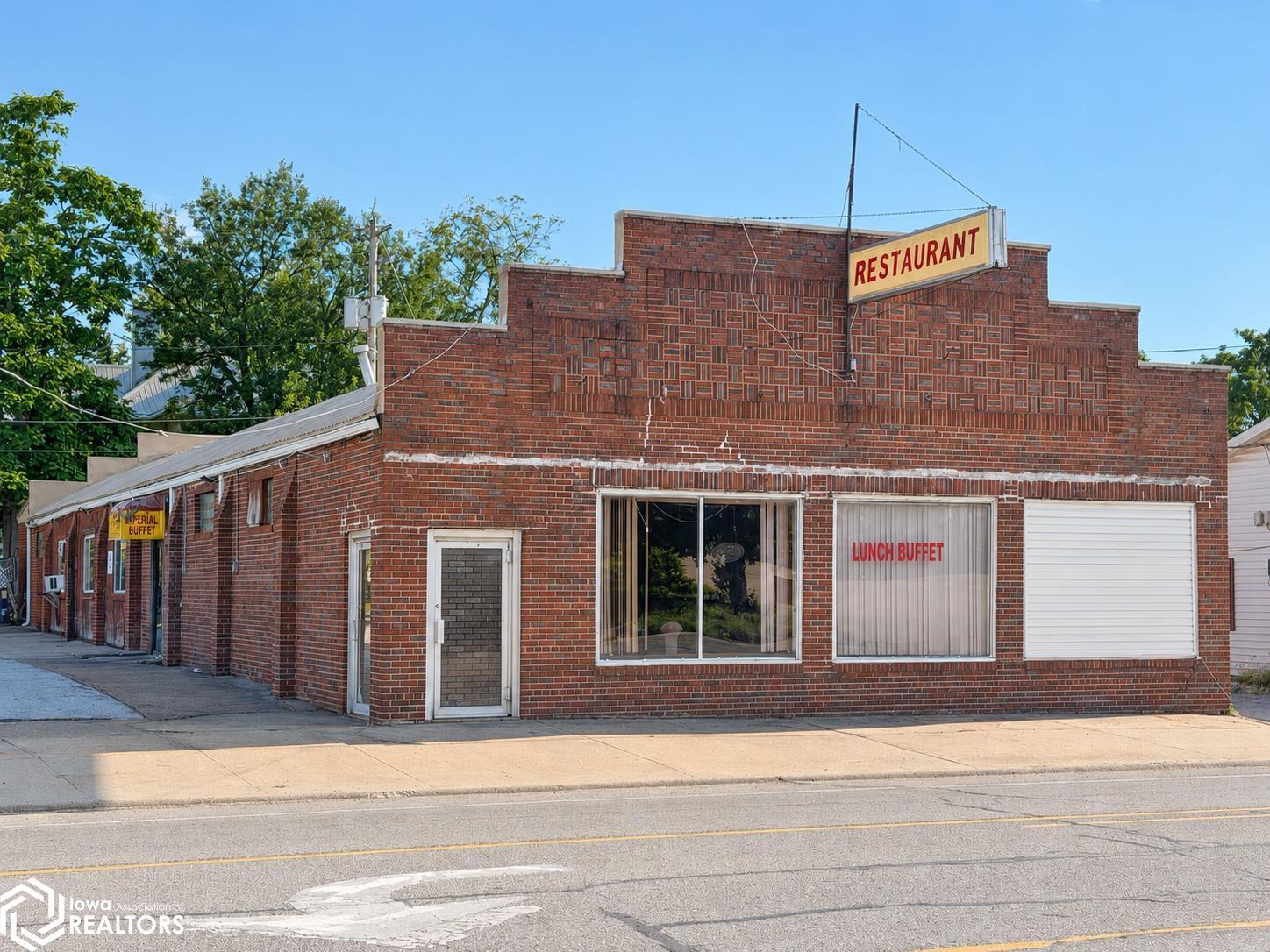 500 W Burlington Avenue, Fairfield, IA 52556 photo 1 of 8