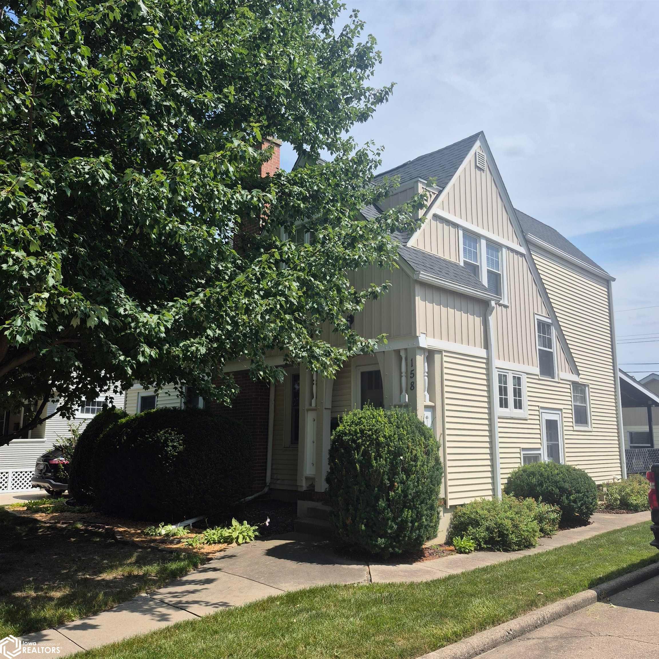 158 Vogel, Ottumwa, IA 52501 photo 1 of 49