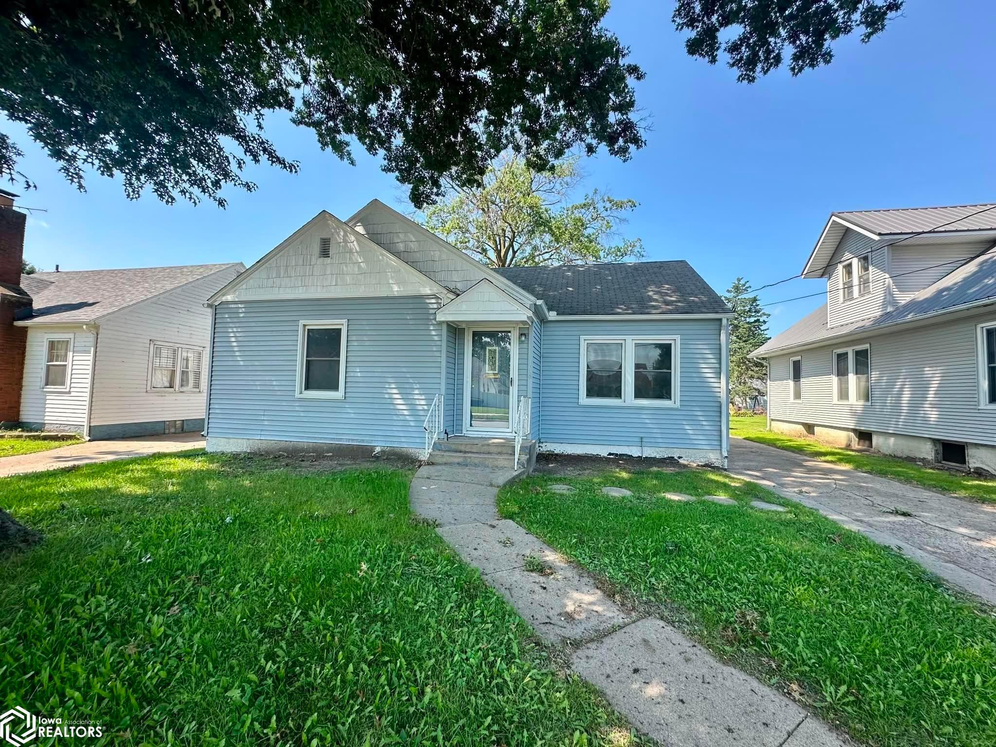119 S Milner Street, Ottumwa, IA 52501 photo 1 of 28