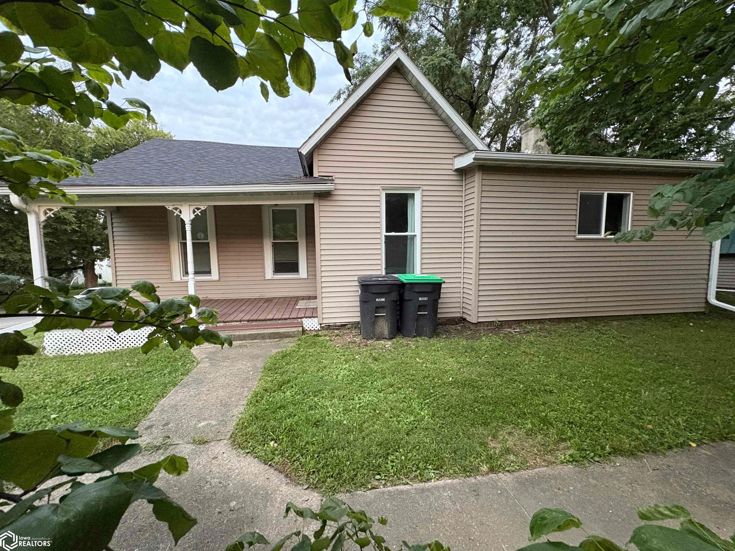 606 Broad Street, Keosauqua, IA 52565 photo 1 of 42