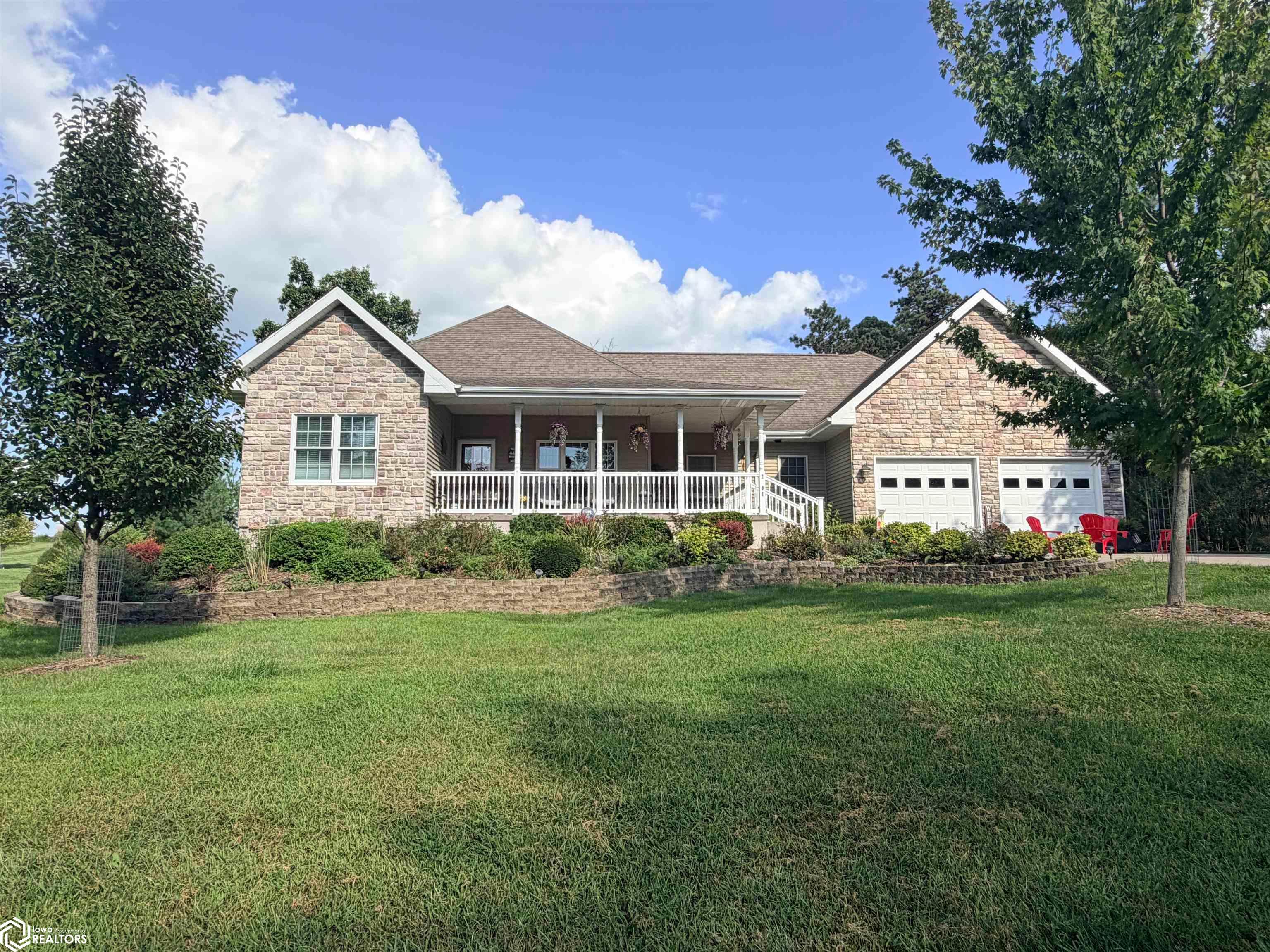 2301 Walton Lake Drive, Fairfield, IA 52556 photo 1 of 76