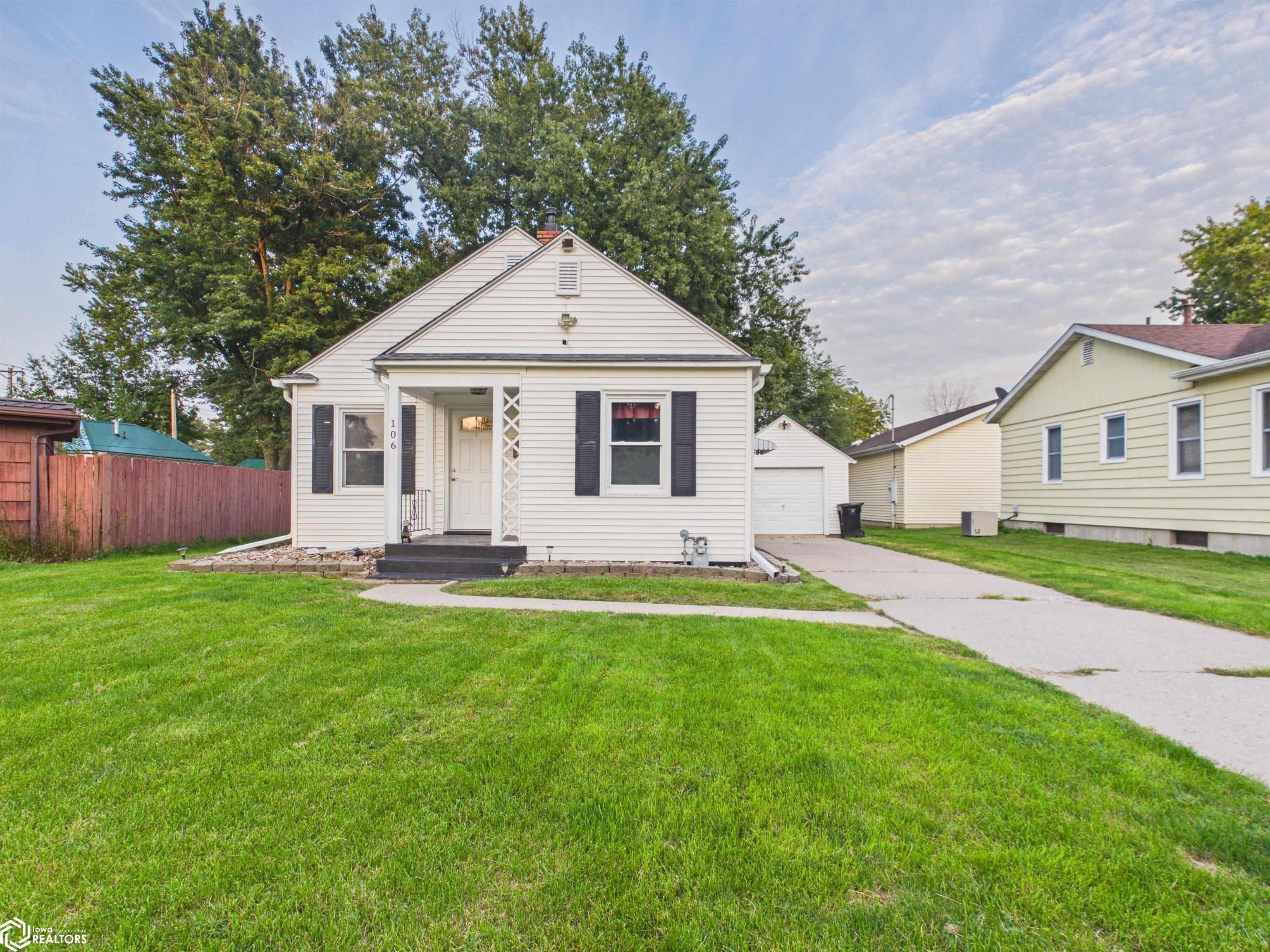106 S Webster Street, Ottumwa, IA 52501 photo 1 of 22