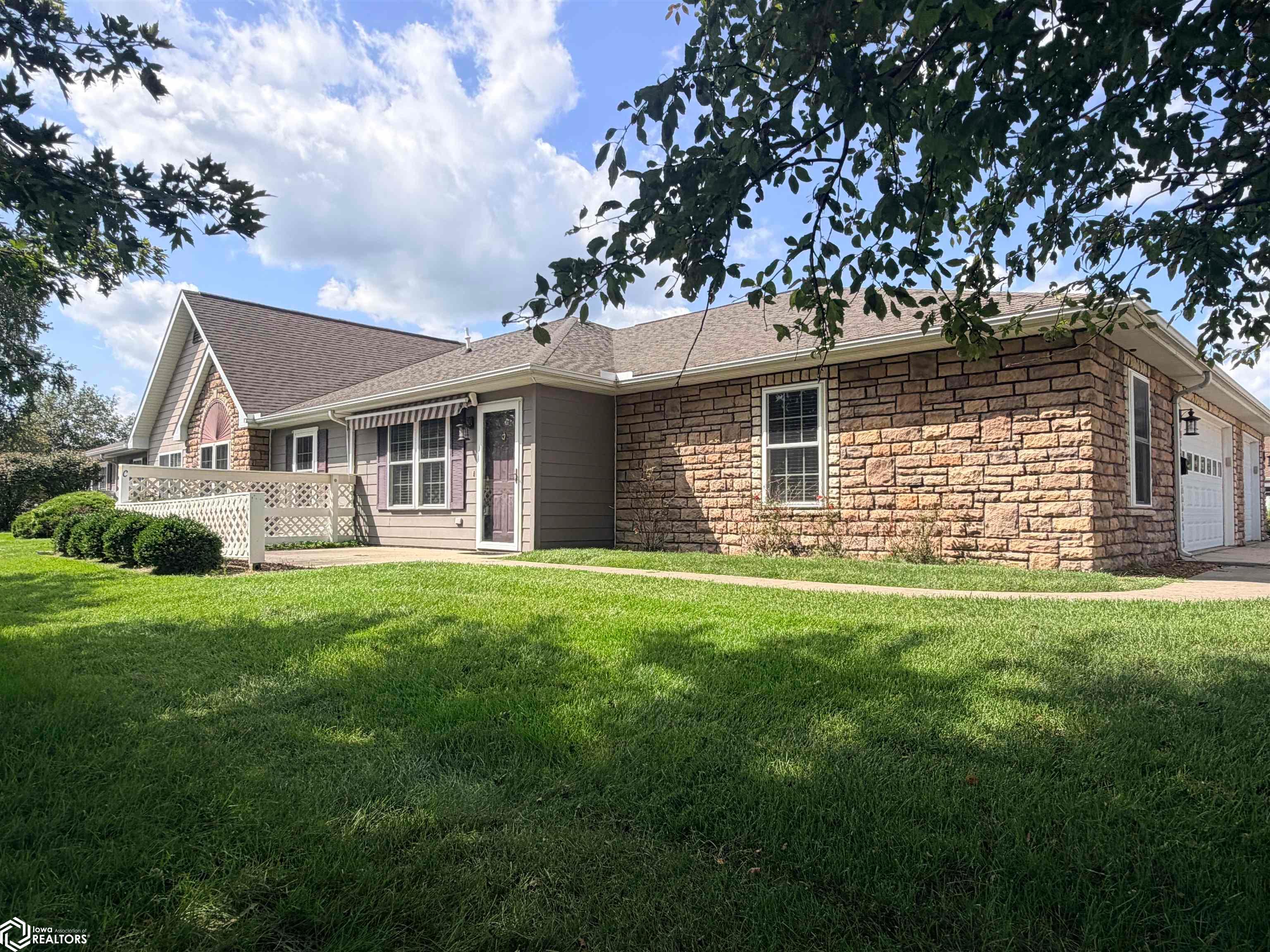 204 Southgate Circle Unit C, Fairfield, IA 52556 photo 1 of 27