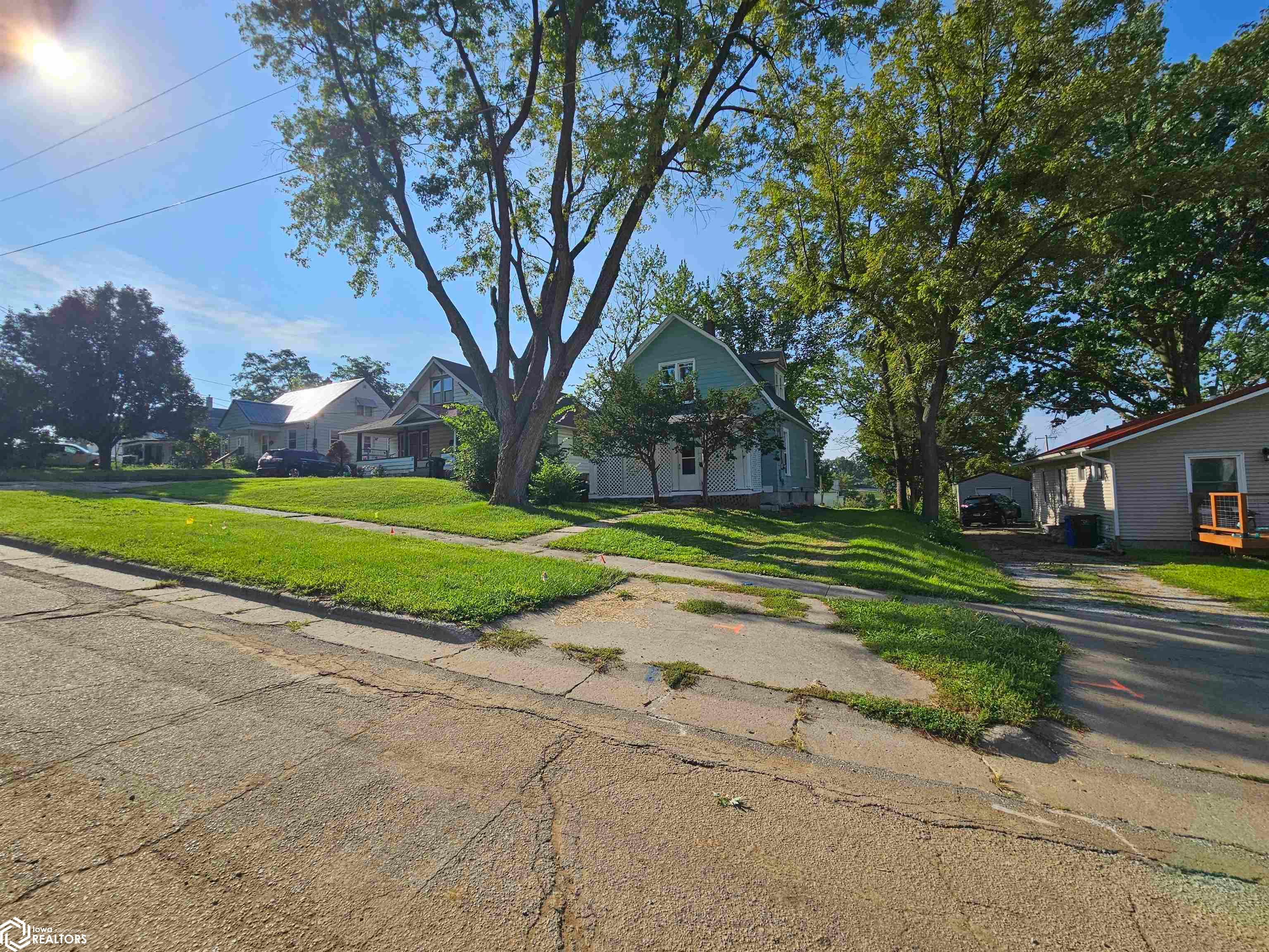 1006 Grant Street, Ottumwa, IA 52501 photo 1 of 22