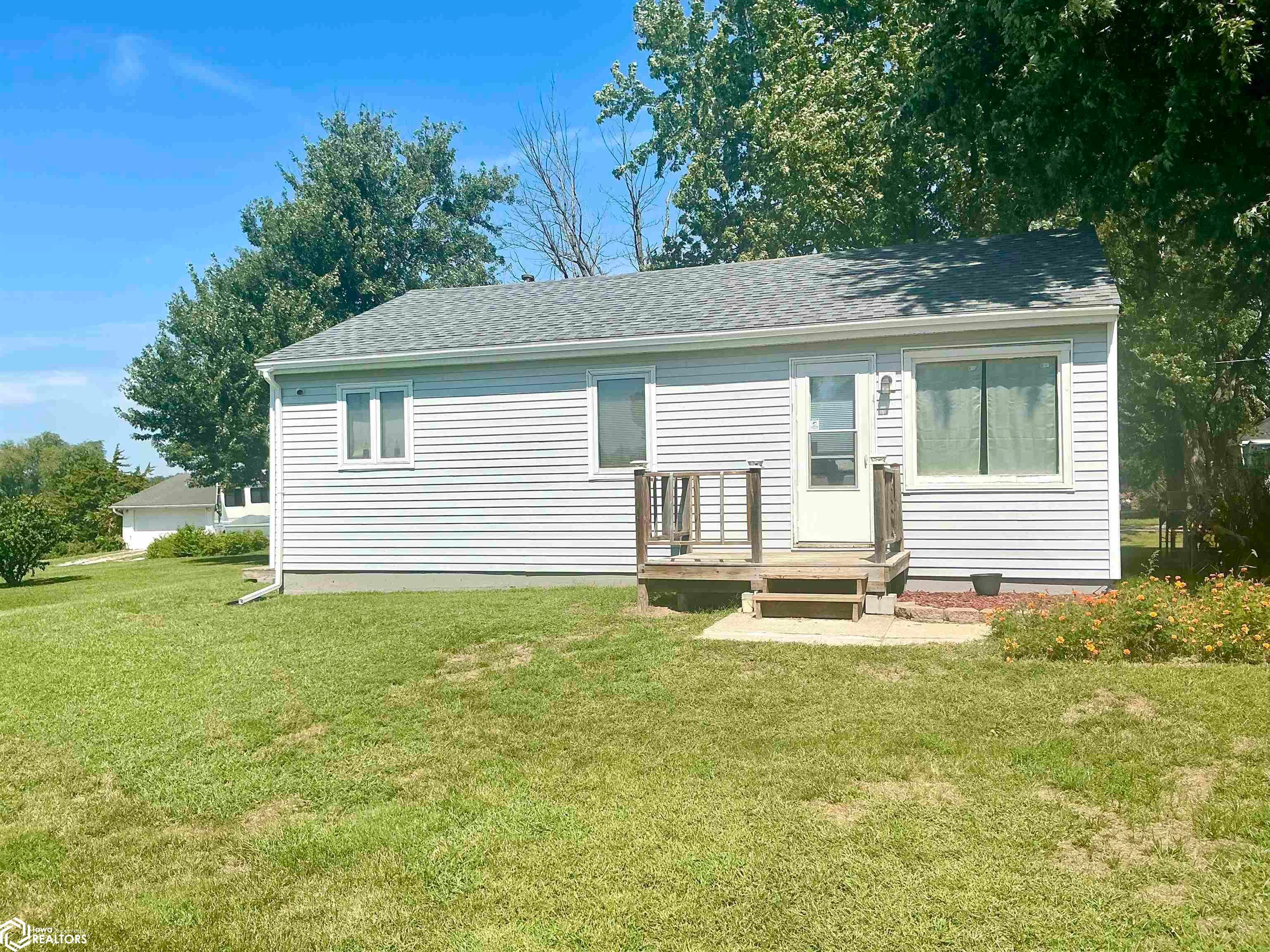45 11th Ave West, Albia, IA 52531 photo 1 of 32