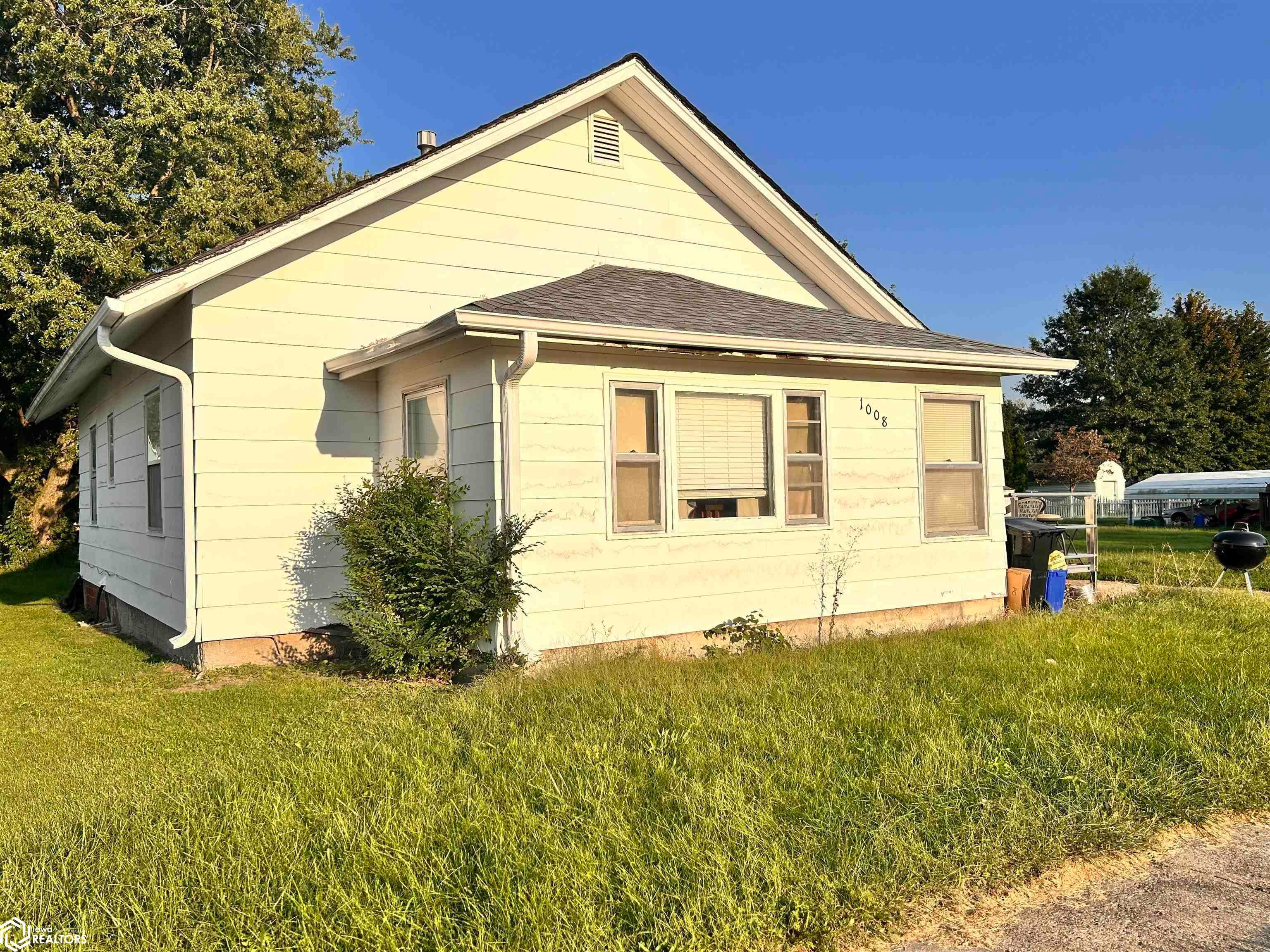 1008 S Sheridan Avenue, Ottumwa, IA 52537 photo 1 of 13