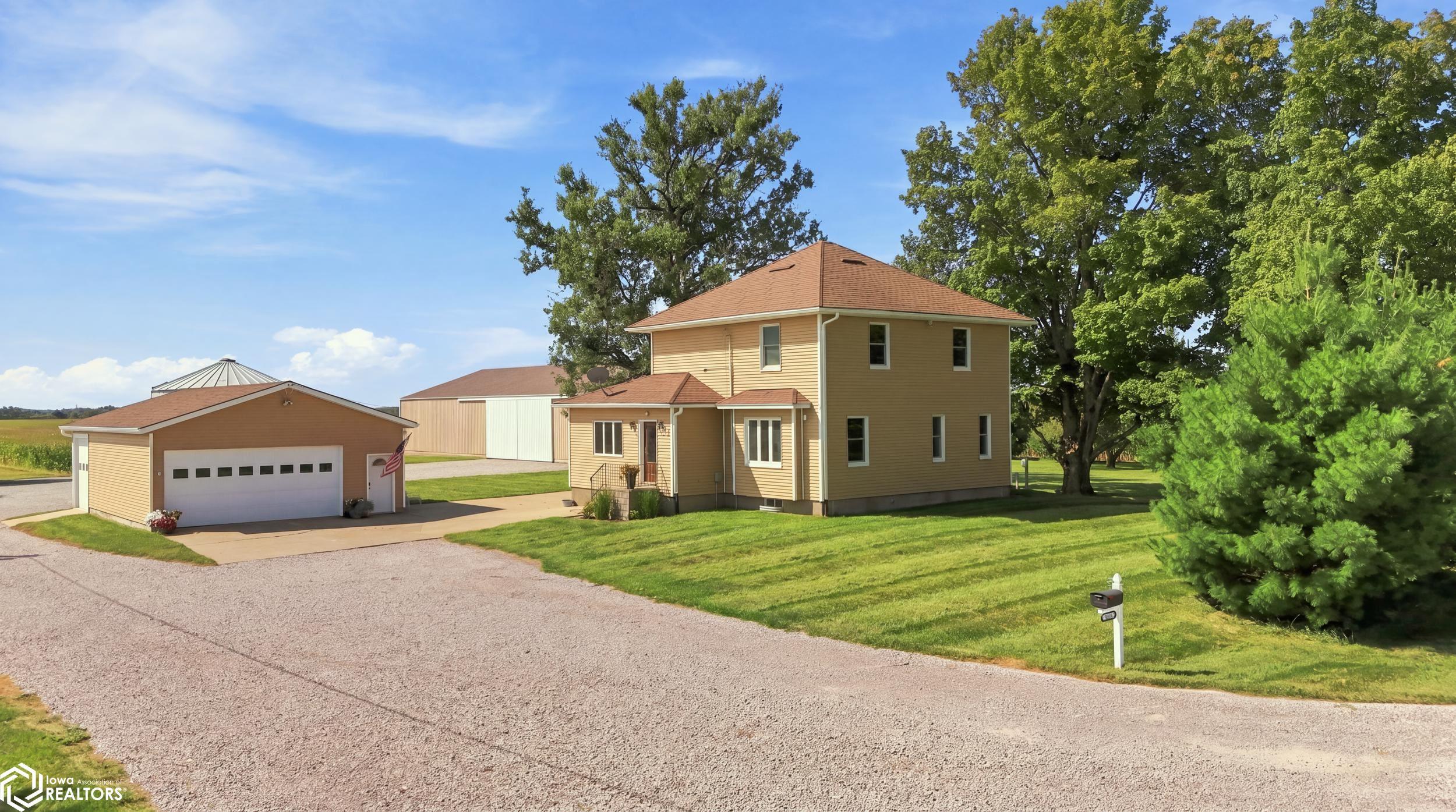2326 Salina Road, Fairfield, IA 52556 photo 1 of 81