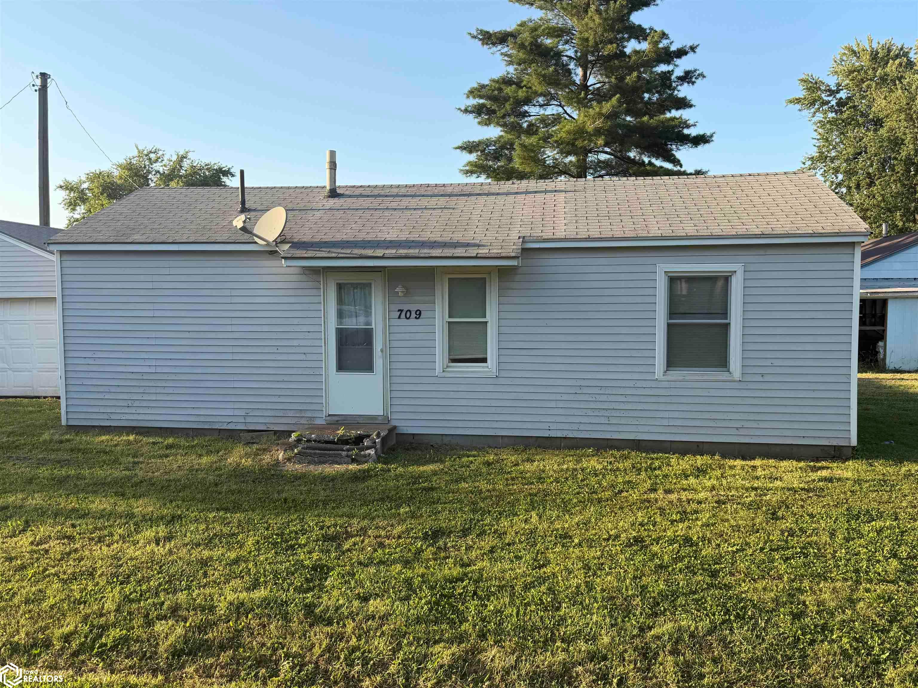 709 Prosser Street, Ottumwa, IA 52501 photo 1 of 6