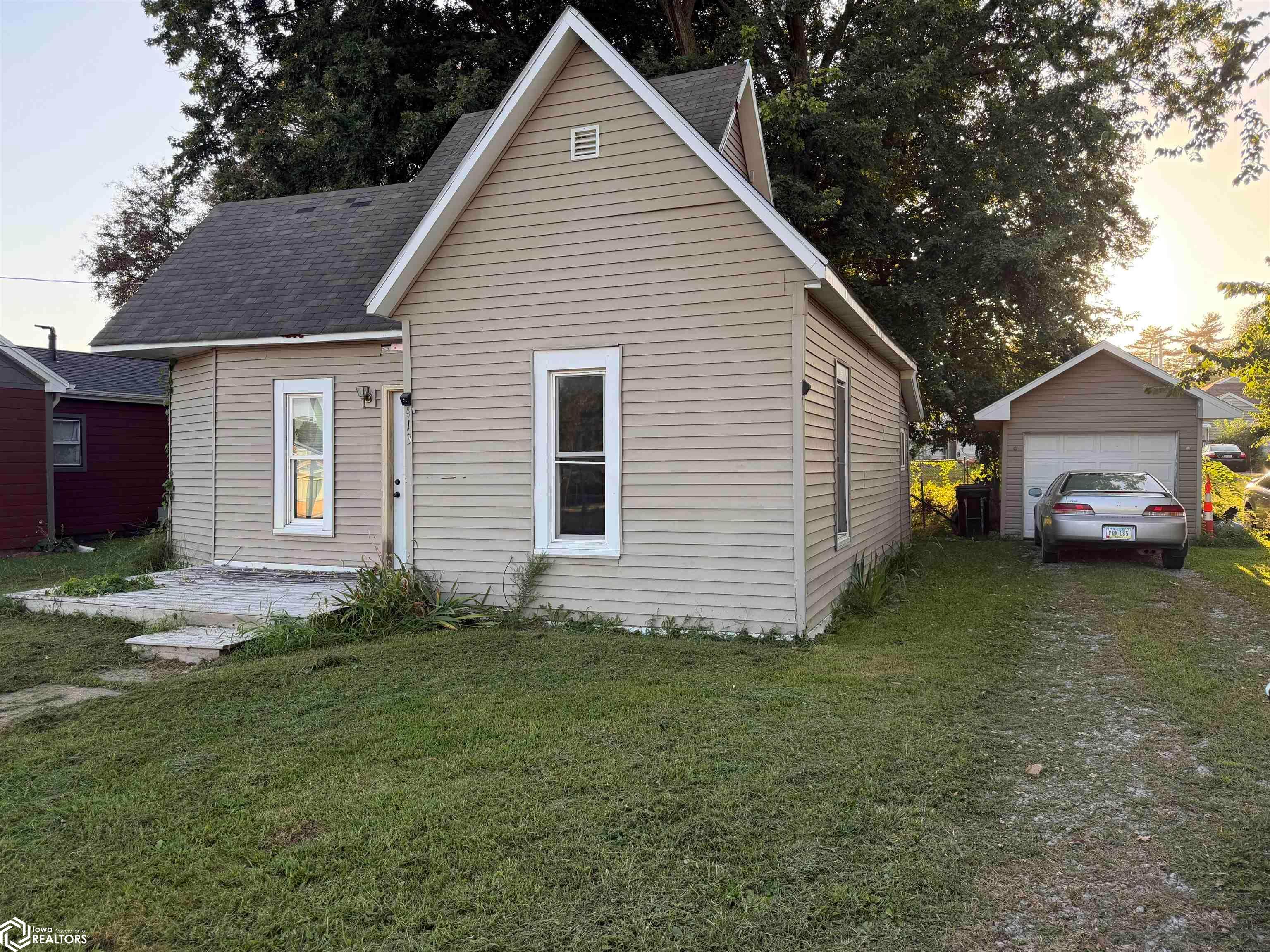413 S Milner Street, Ottumwa, IA 52501 photo 1 of 5