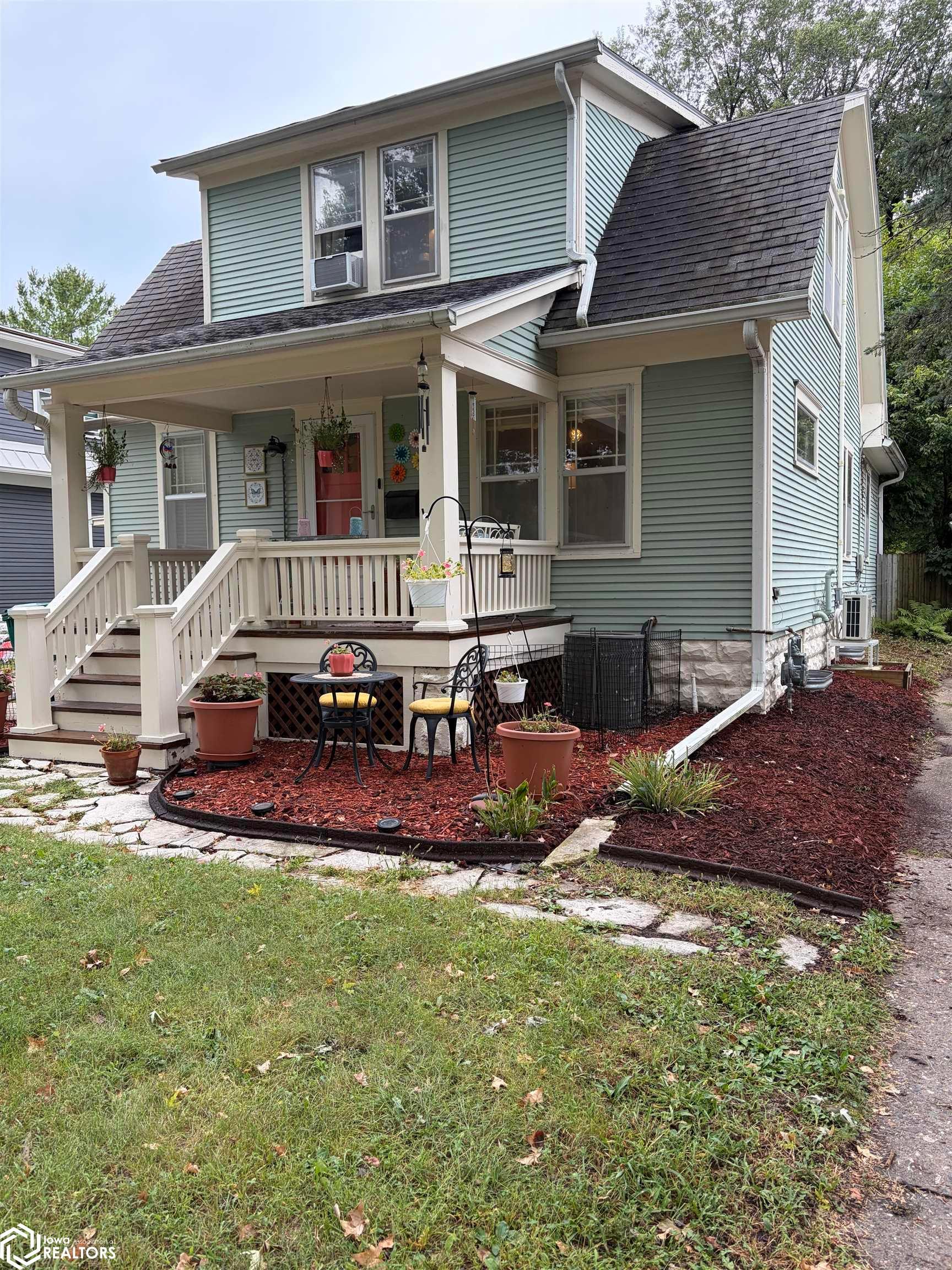 1104 S 2nd Street, Fairfield, IA 52556 photo 1 of 30