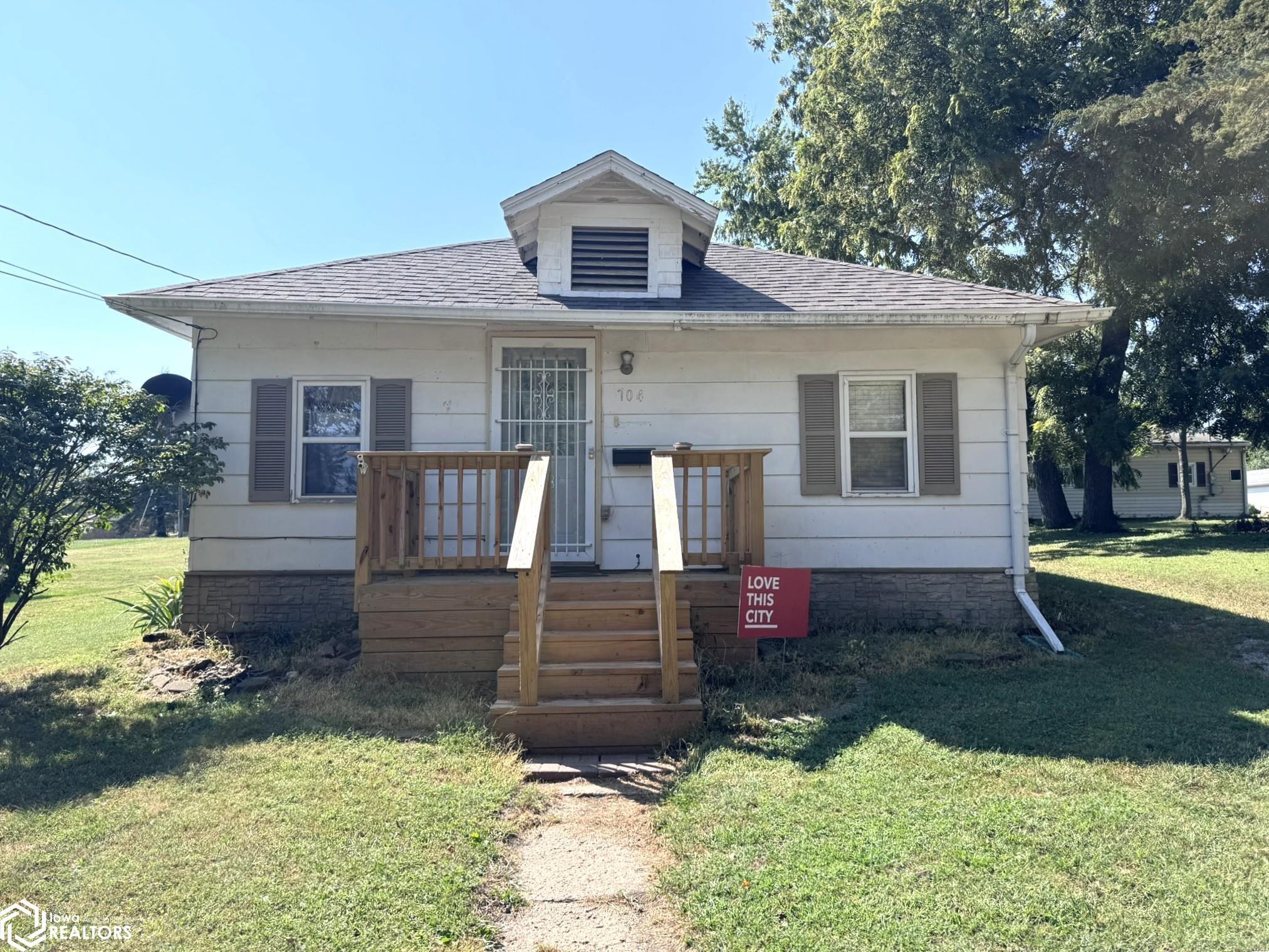 704 S 20Th Street, Centerville, IA 52544 photo 1 of 32