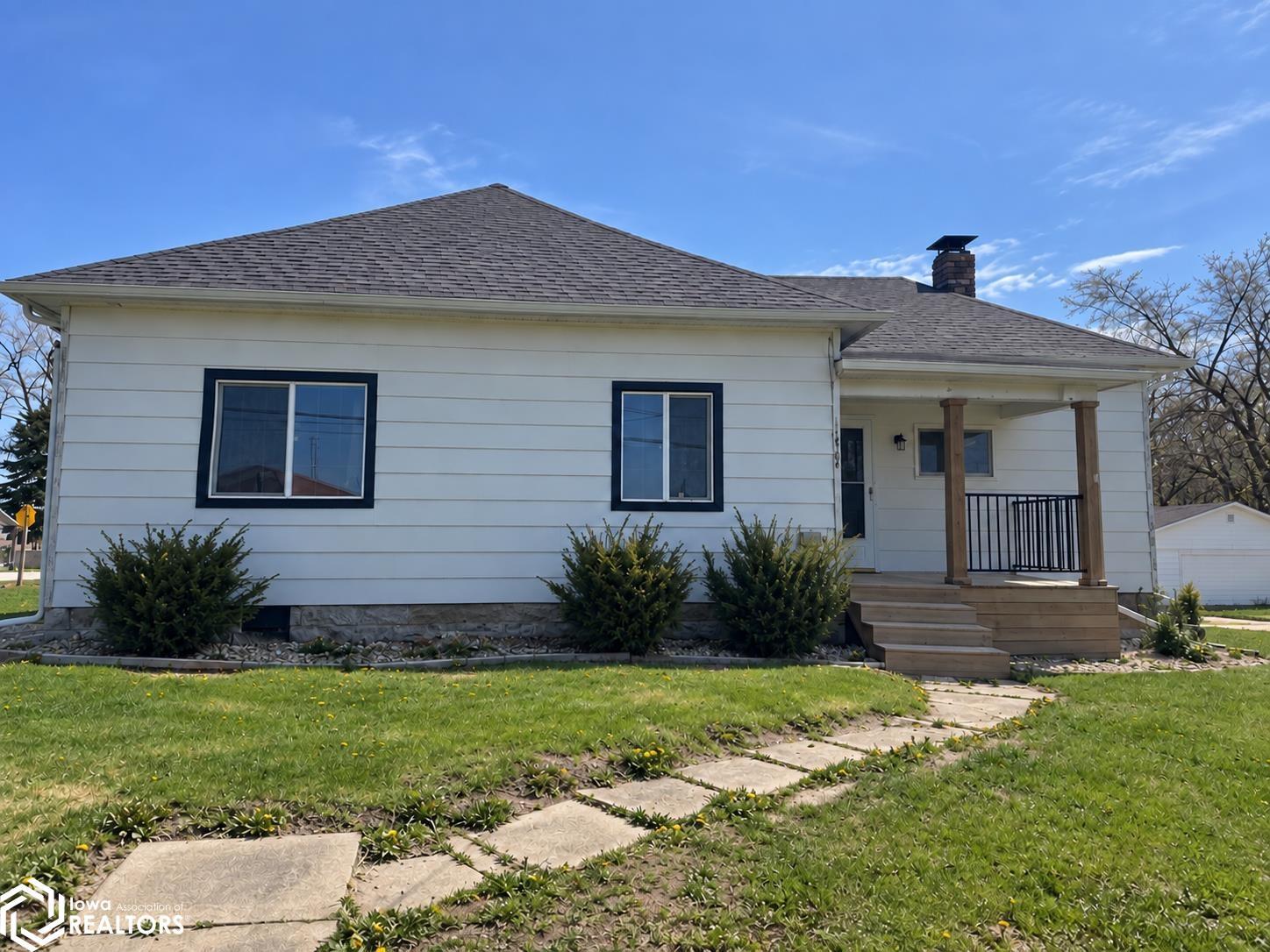 1702 S Main Street, Albia, IA 52531 photo 1 of 25