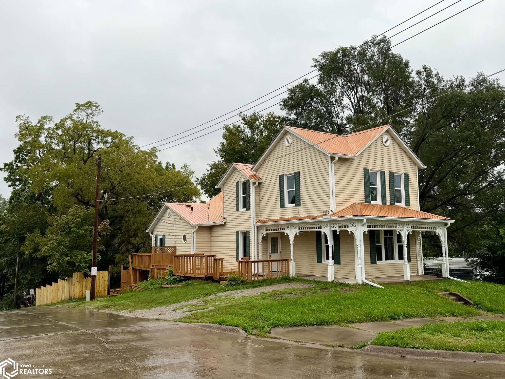 701 E 2Nd Street, Ottumwa, IA 52501 photo 1 of 32