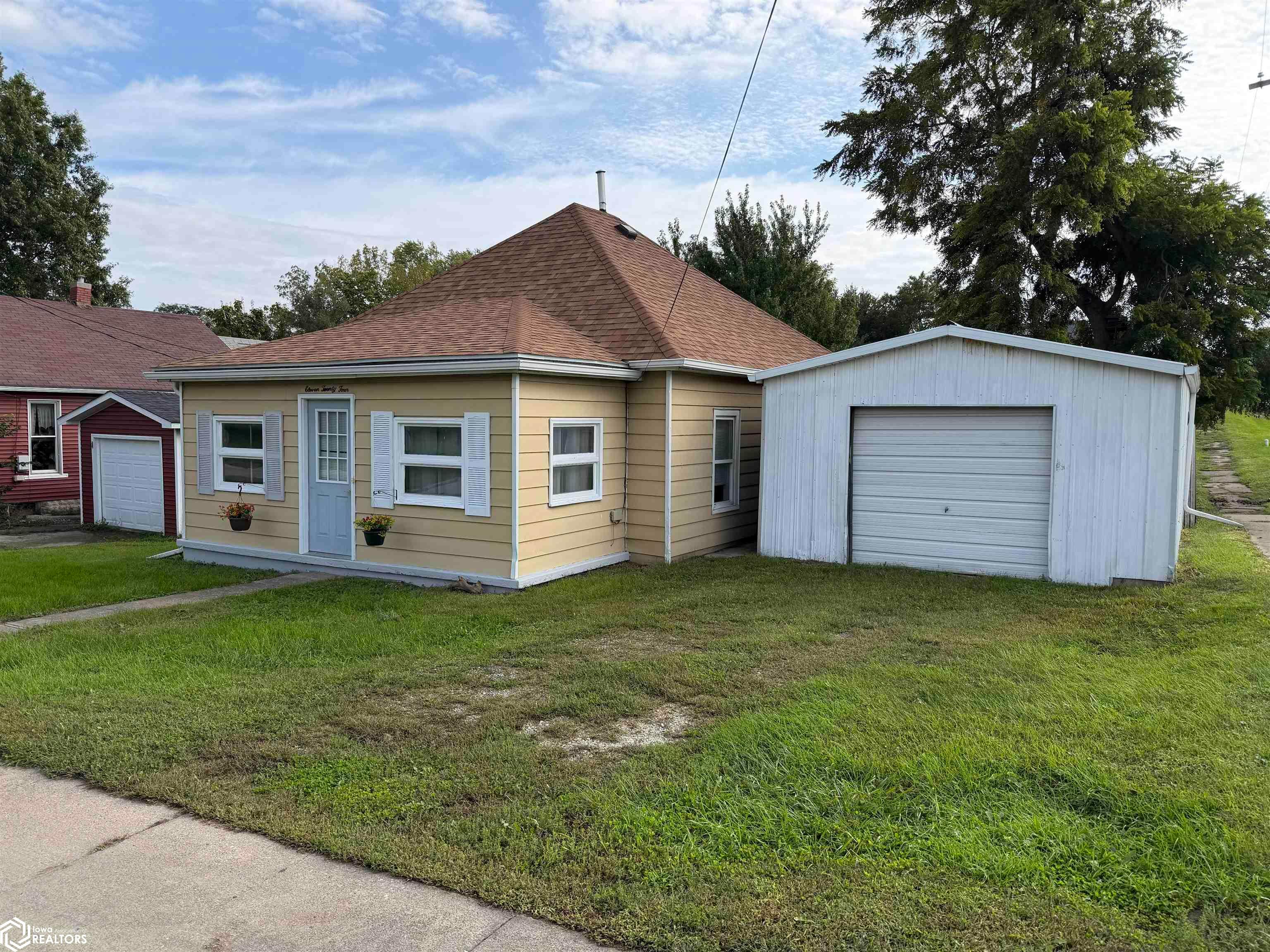 1124 S Main Street, Albia, IA 52531 photo 1 of 31