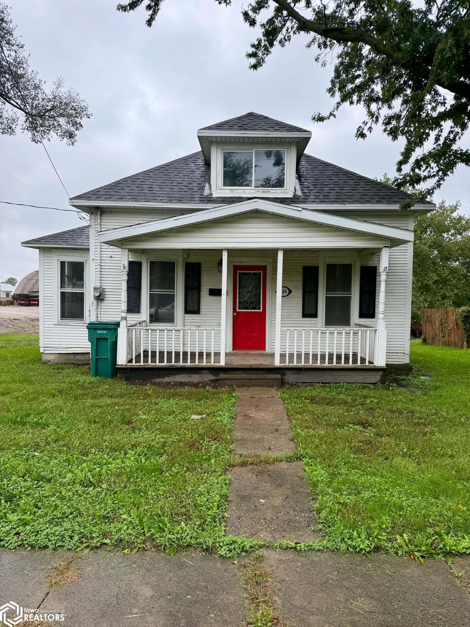 404 S Railroad Street, Bloomfield, IA 52537 photo 1 of 24