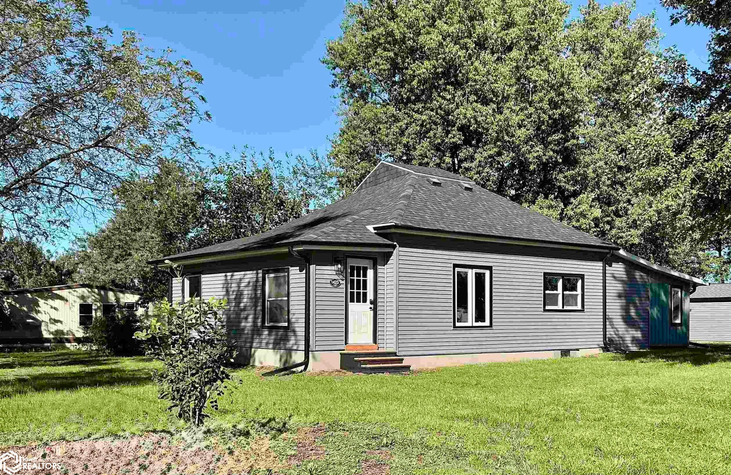 1423 S 21st Street, Centerville, IA 52544 photo 1 of 35