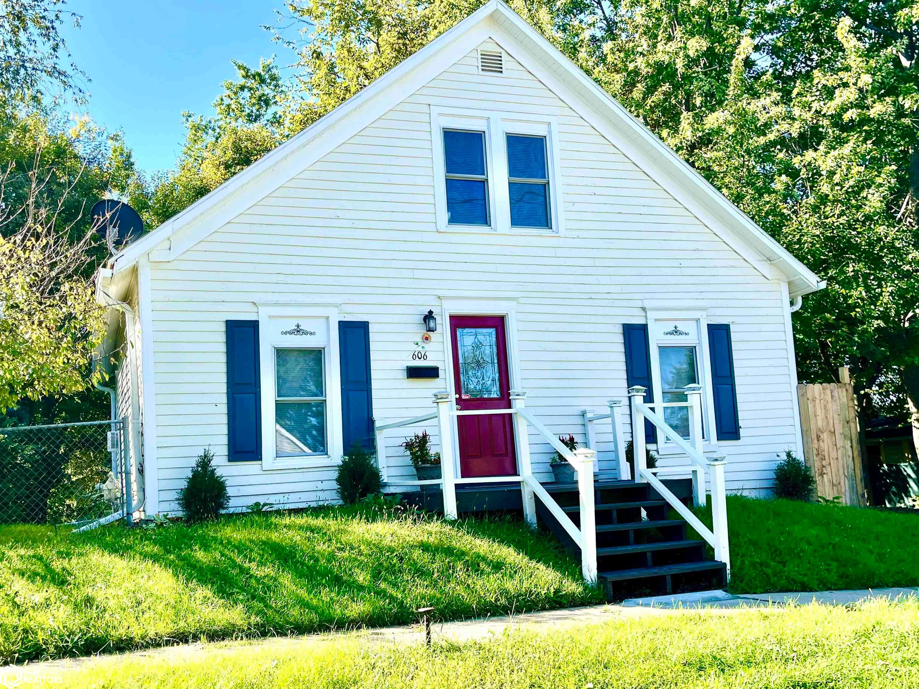 606 W Adams Avenue, Fairfield, IA 52556 photo 1 of 15