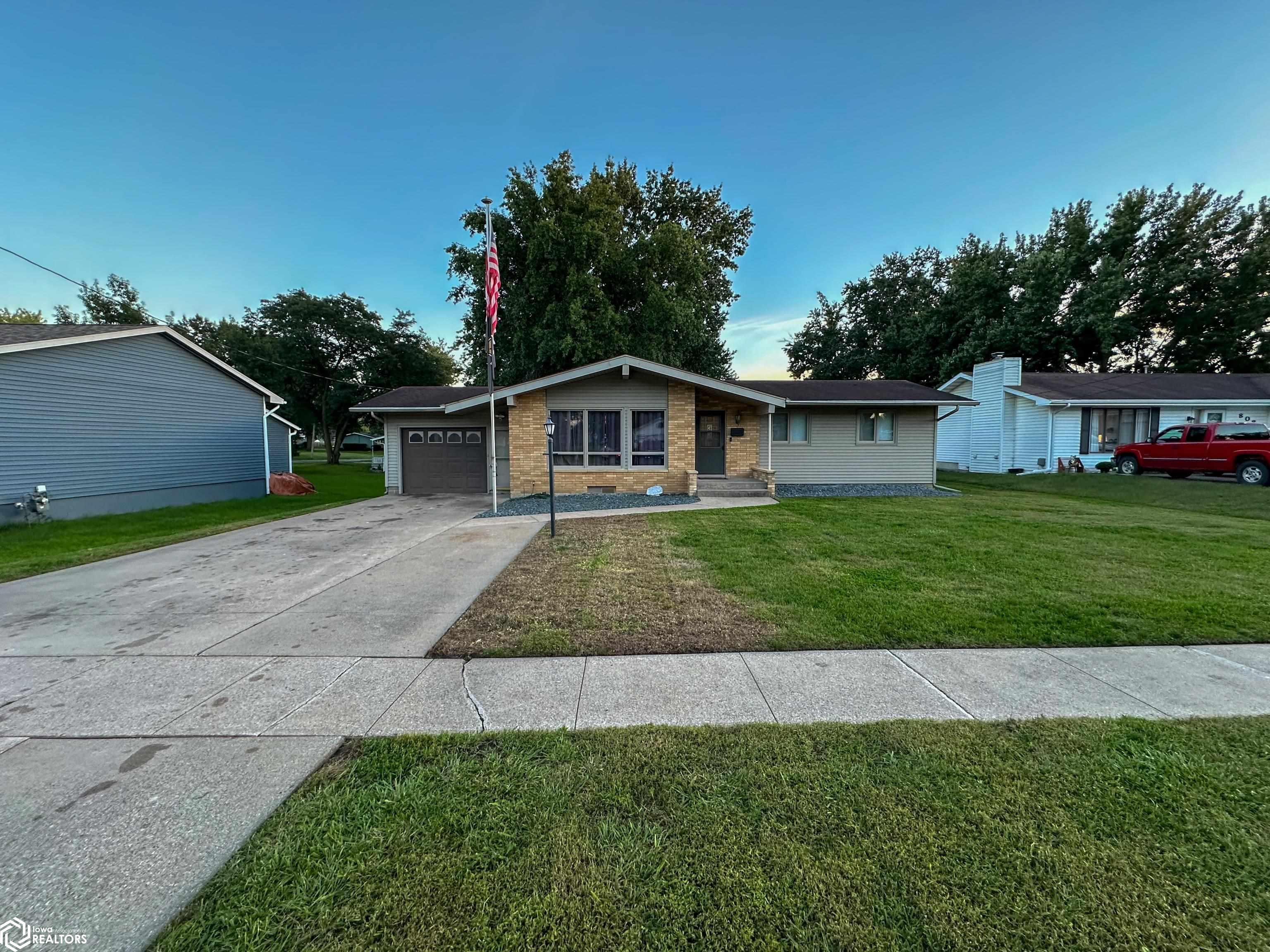 816 4th Avenue E, Albia, IA 52531 photo 1 of 40
