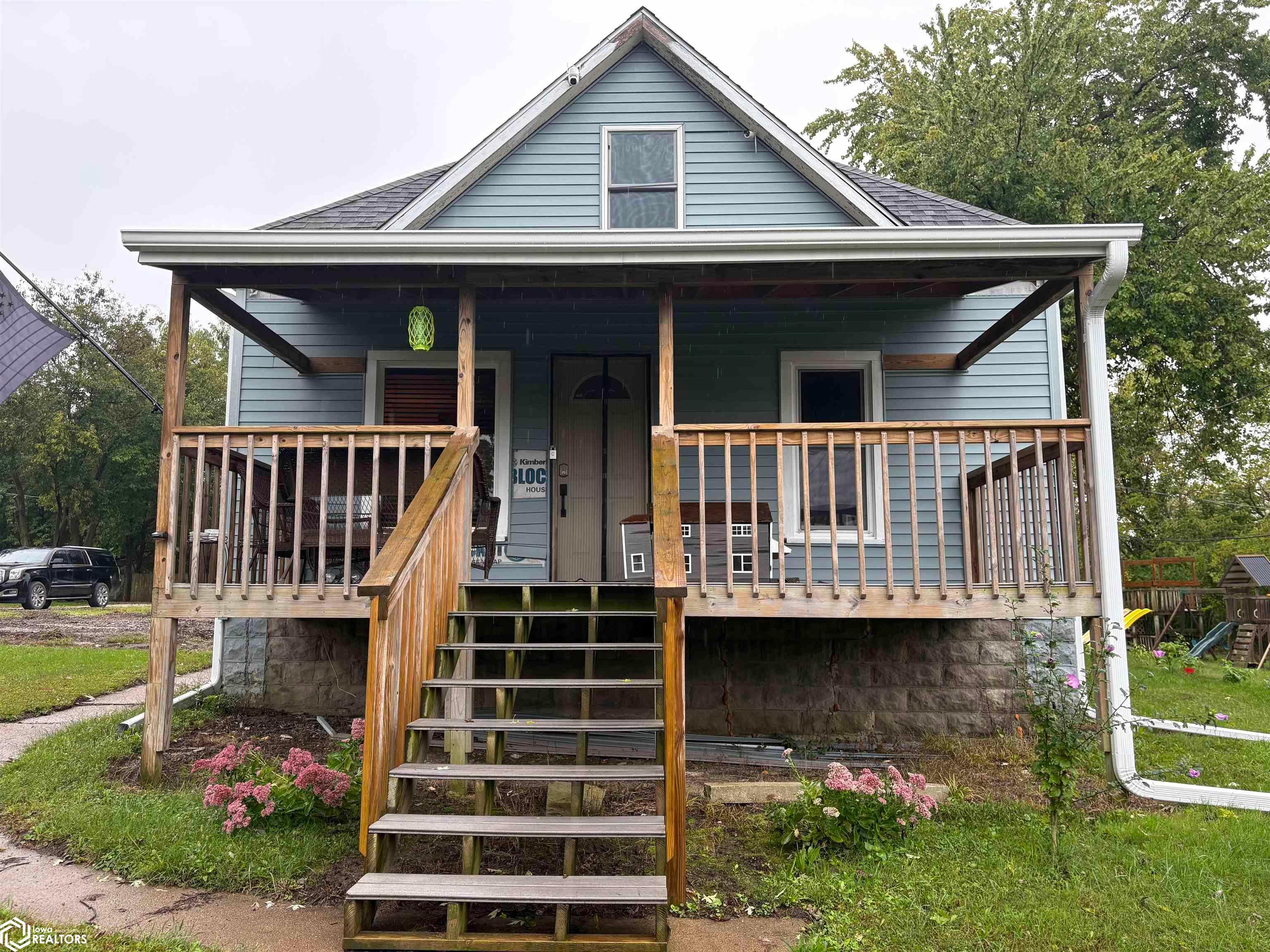 420 W Park, Ottumwa, IA 52501 photo 1 of 26