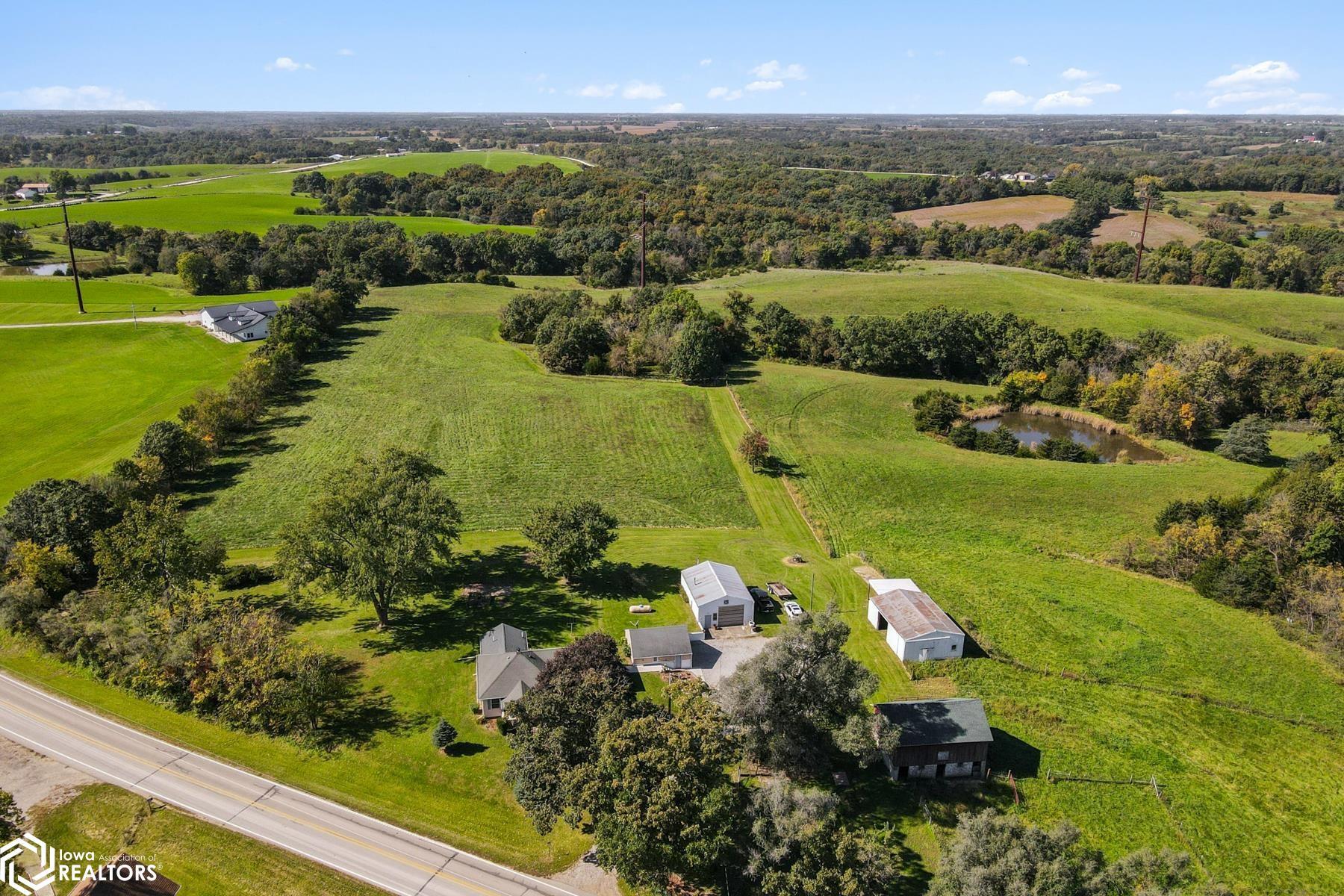 4996 Lake Rd, Ottumwa, IA 52501 photo 1 of 41