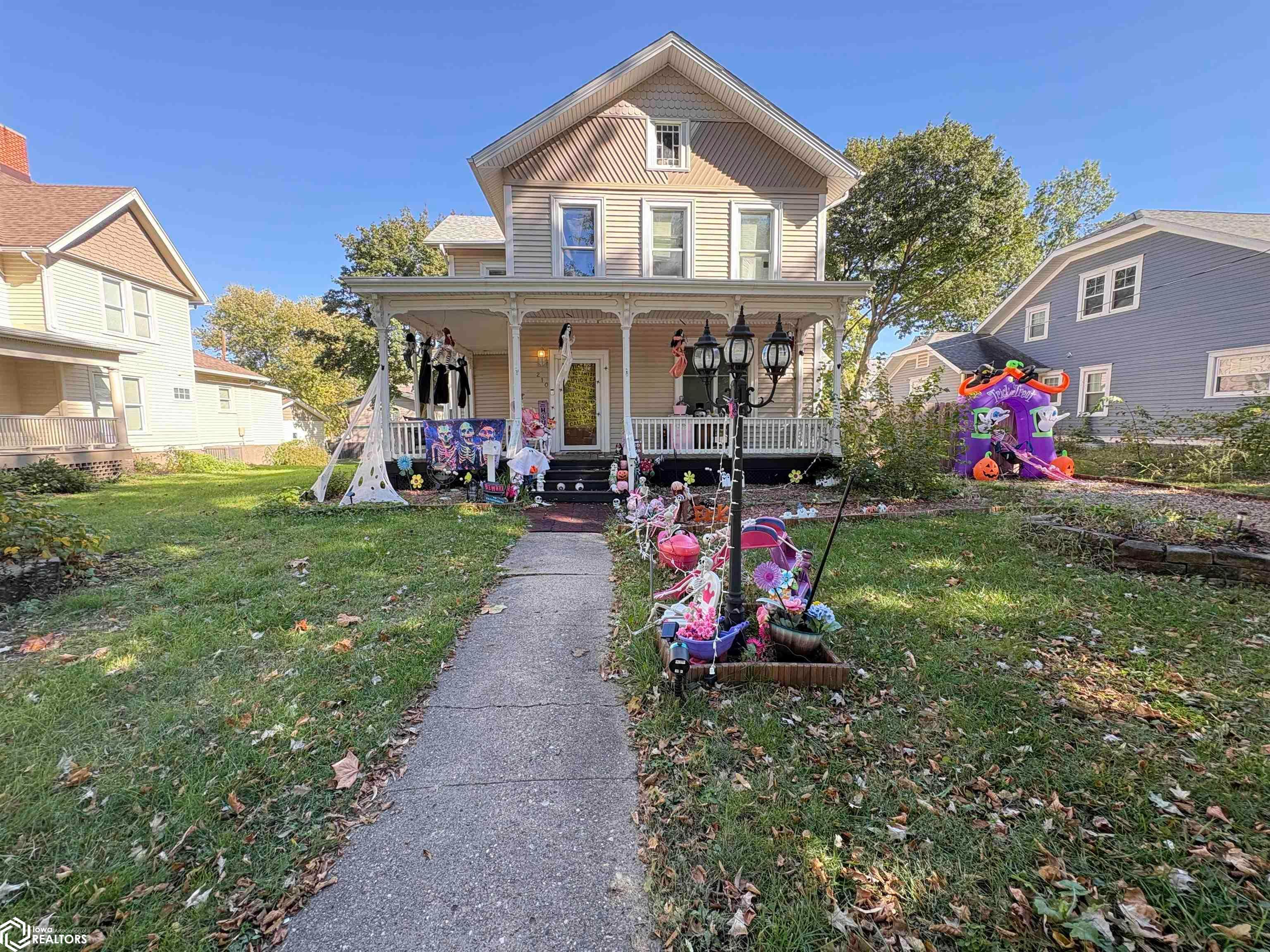 210 N 8Th Street, Oskaloosa, IA 52577 photo 1 of 35