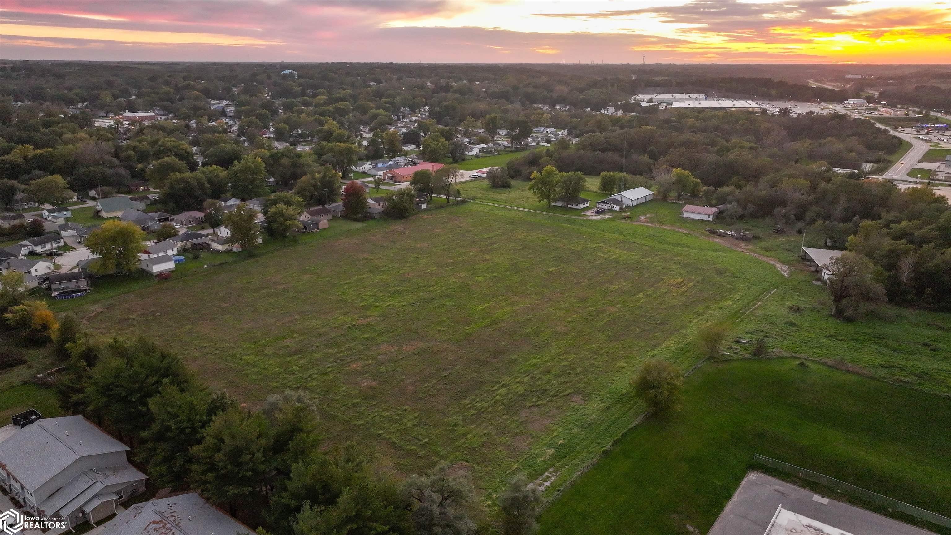 1021 Overman Avenue, Ottumwa, IA 52501 photo 1 of 22
