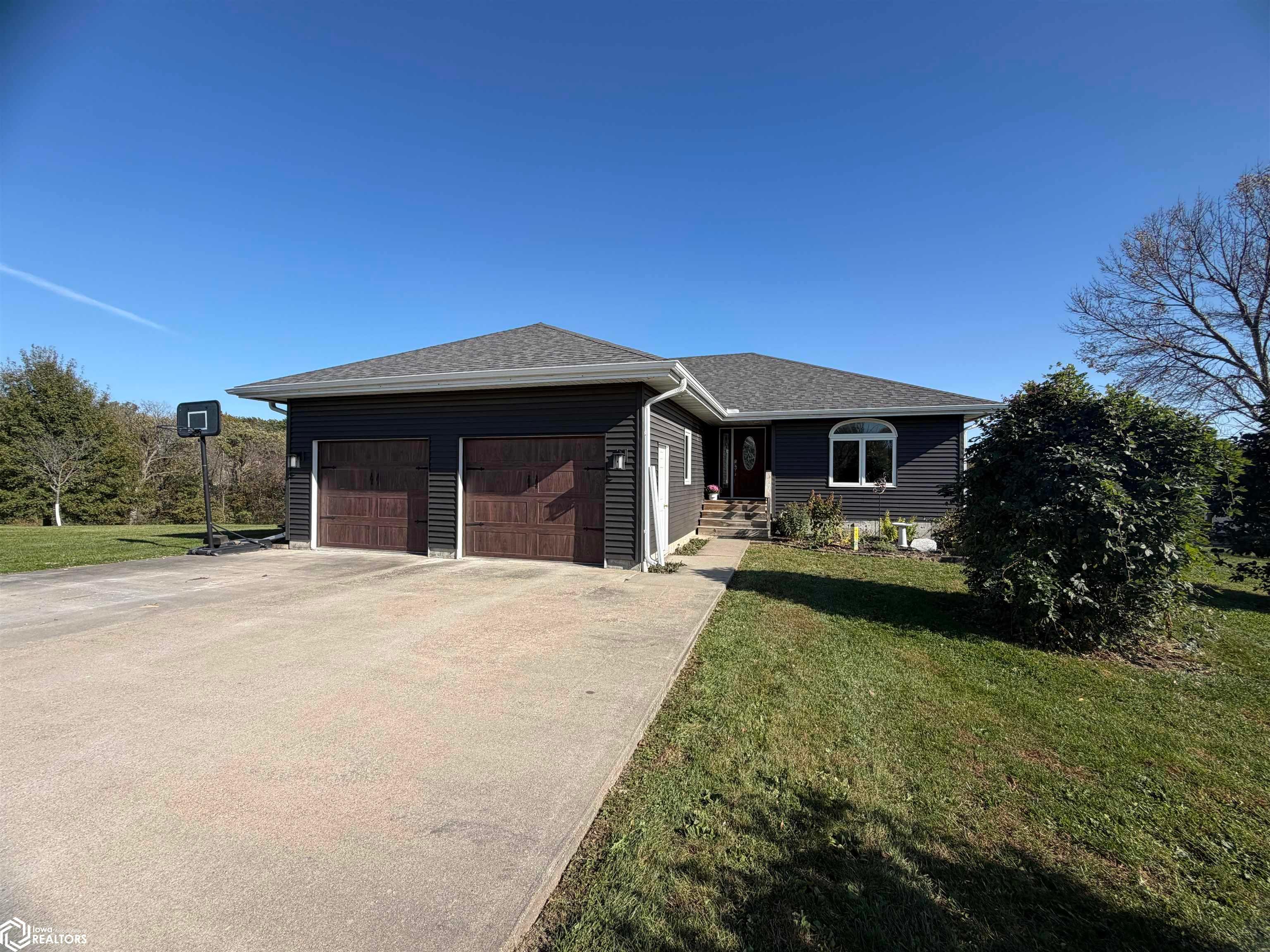 20677 470th Street, Centerville, IA 52544 photo 1 of 76