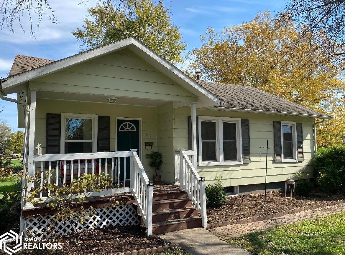 705 N 10Th Street, Fairfield, IA 52556 photo 1 of 18